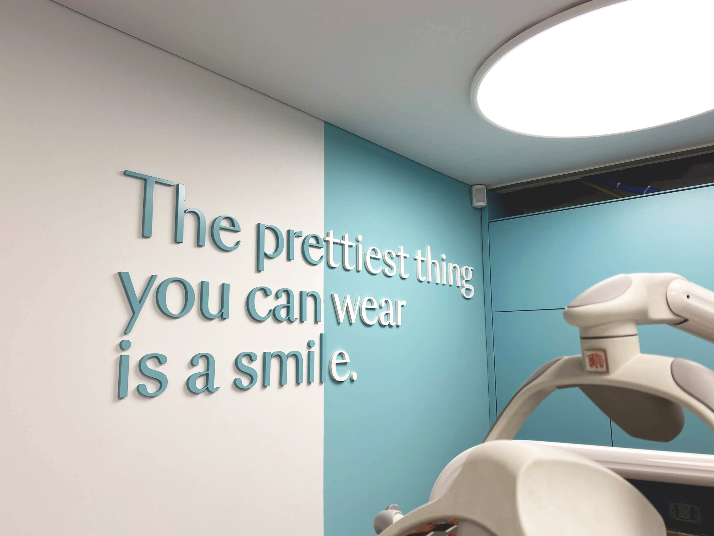 עיצוב פנים יוקרתי למרפאת שיניים