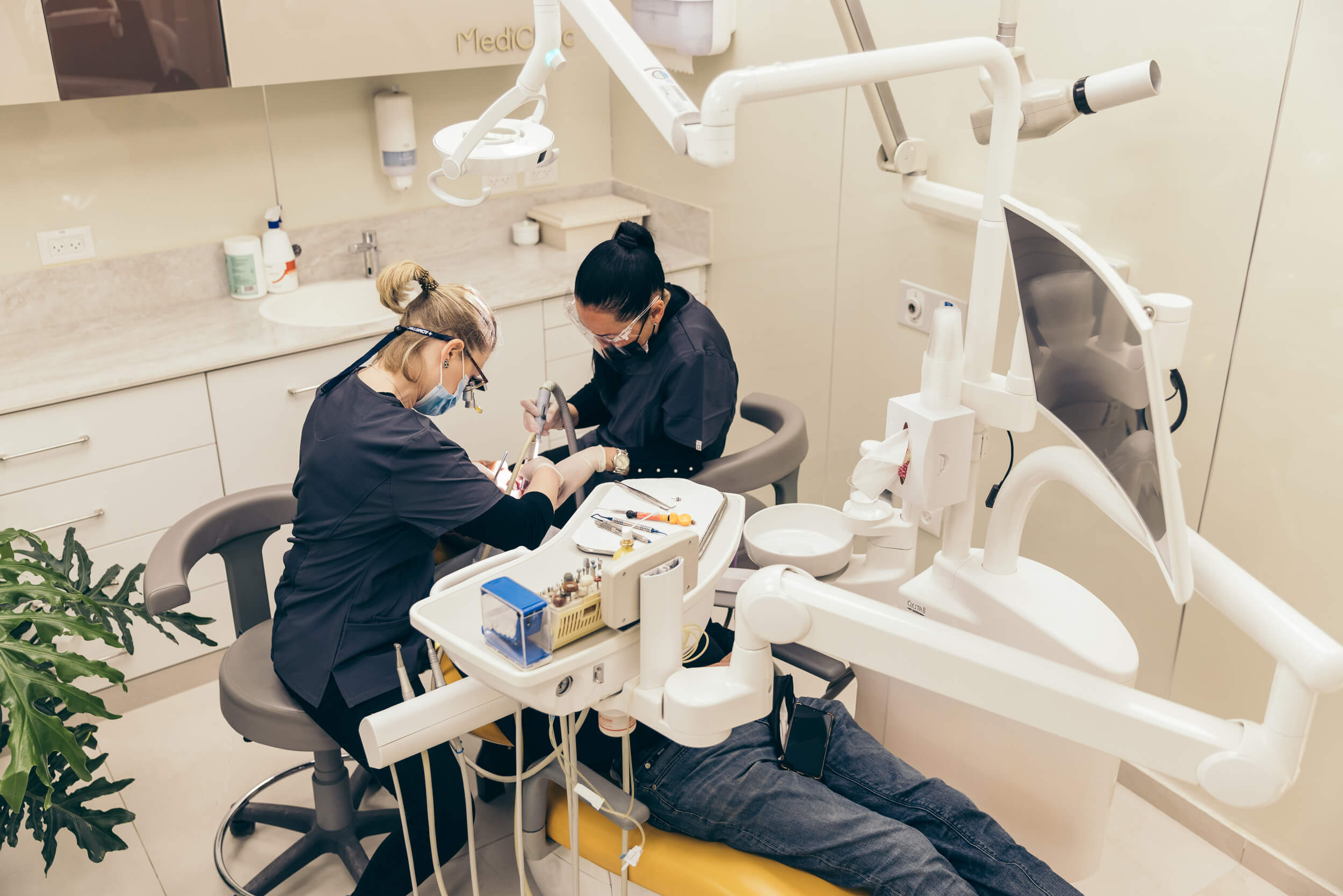 עיצוב פנים יוקרתי למרפאת שיניים